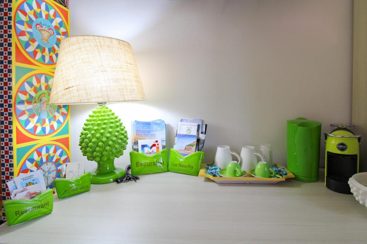 The Palace B&B And Apartments Santo Stefano di Camastra Ngoại thất bức ảnh
