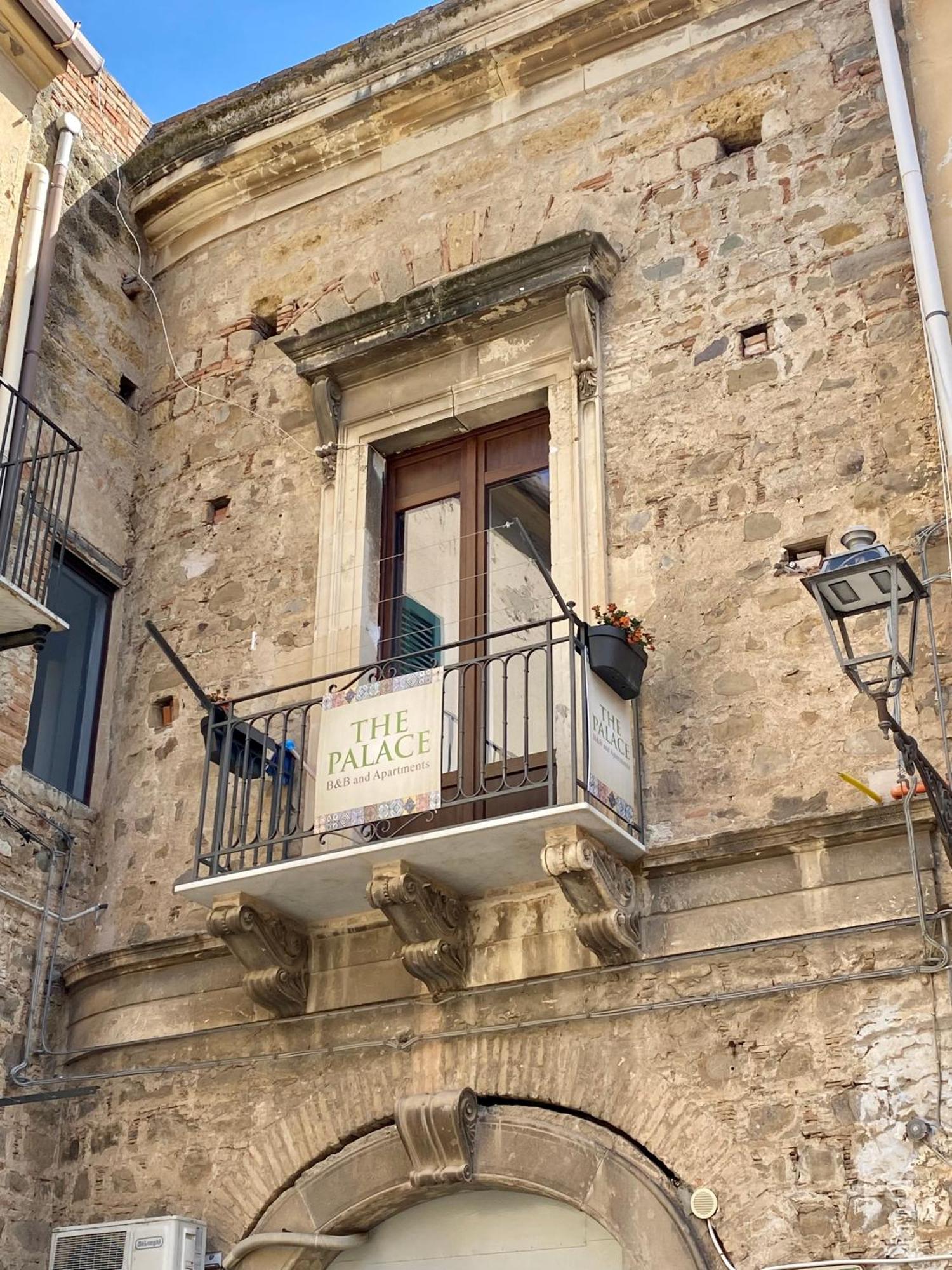 The Palace B&B And Apartments Santo Stefano di Camastra Ngoại thất bức ảnh