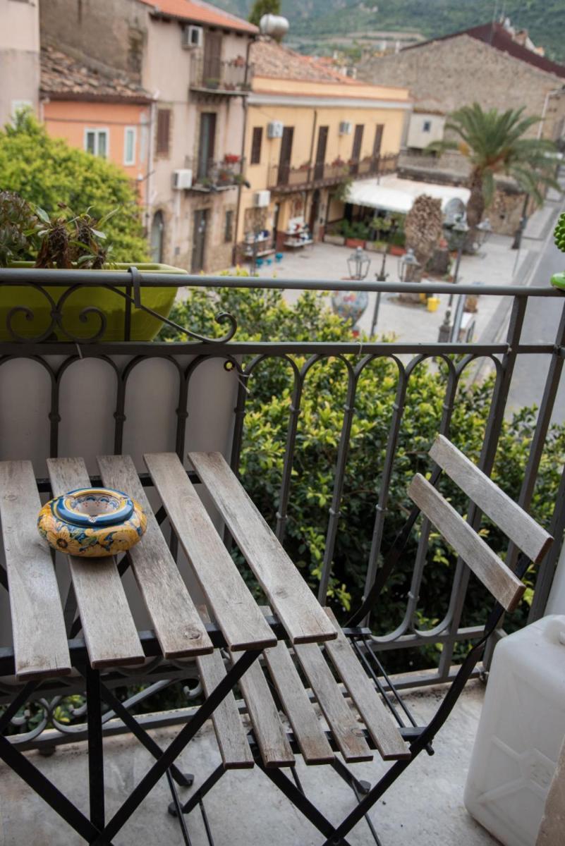 The Palace B&B And Apartments Santo Stefano di Camastra Ngoại thất bức ảnh